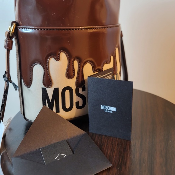 Moschino Drip Logo Bucket Bag - Picture 7 of 9